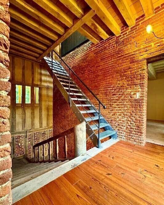 Maison - 301 m² - 9 pièces