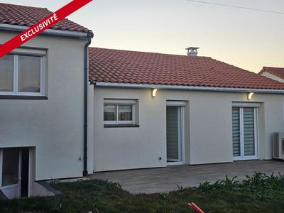 Maison traditionnelle - 105 m² - 5 pièces