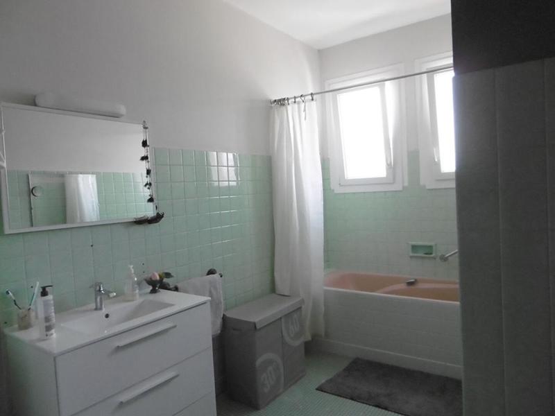 Maison - 235 m² - 9 pièces