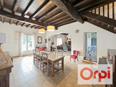 Maison - 300 m² - 9 pièces