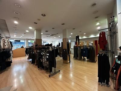 Local commercial - 121 m²