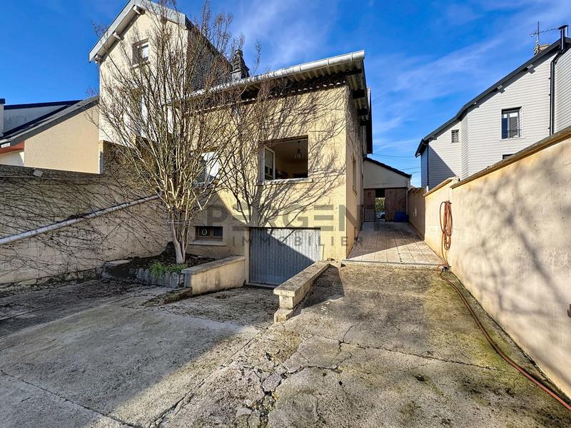 Maison - 85 m² - 4 pièces