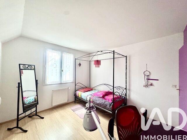 Maison - 233 m² - 11 pièces