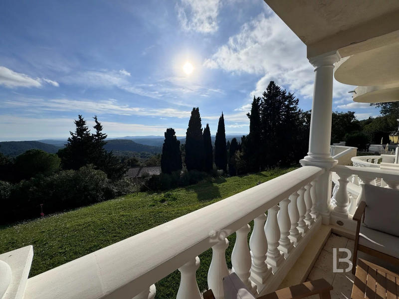 Villa - 385 m² - 11 pièces