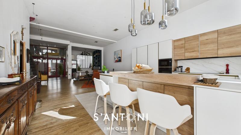 Duplex - 215 m² - 5 pièces