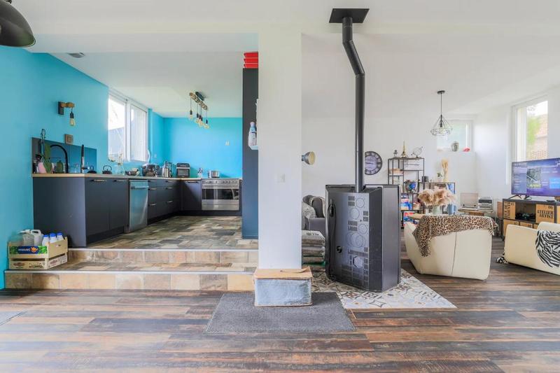 Maison - 337 m² - 5 pièces