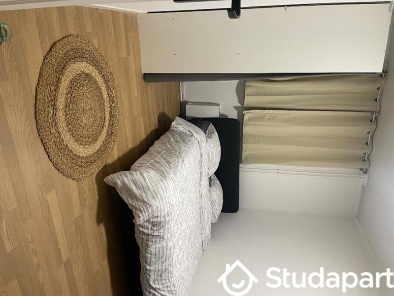 Chambre - 9 m² - 1 pièce