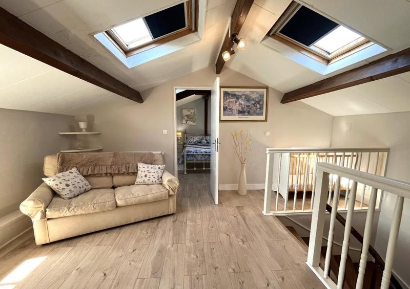 Maison - 218 m² - 11 pièces