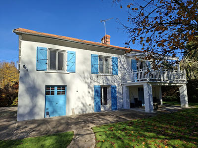 Maison - 185 m² - 6 pièces
