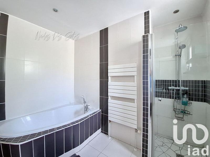 Maison - 200 m² - 5 pièces