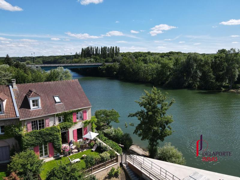 Maison - 187 m² - 8 pièces