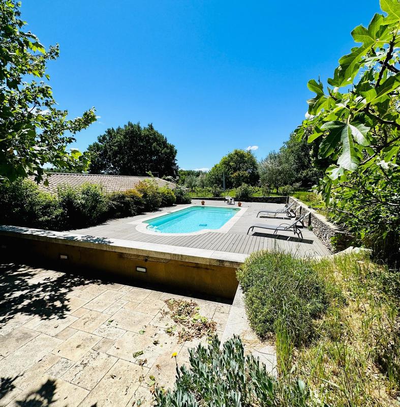 Maison - 310 m² - 13 pièces