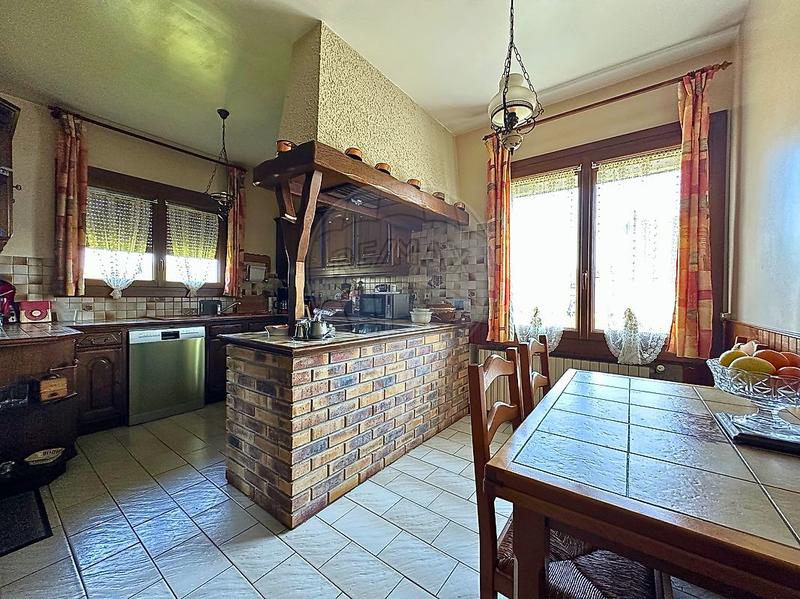 Maison - 145 m² - 7 pièces