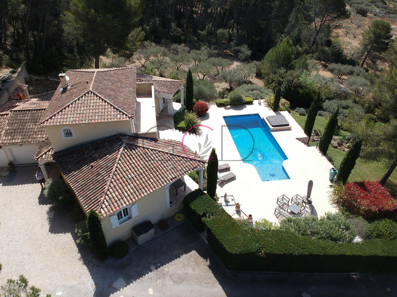 Maison - 170 m² - 5 pièces