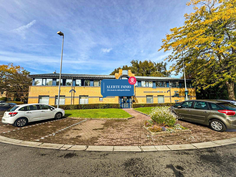 Bureau - 742 m² - 30 pièces