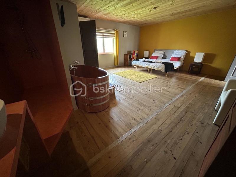 Château - 897 m² - 16 pièces