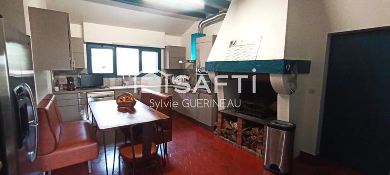 Maison - 263 m² - 10 pièces