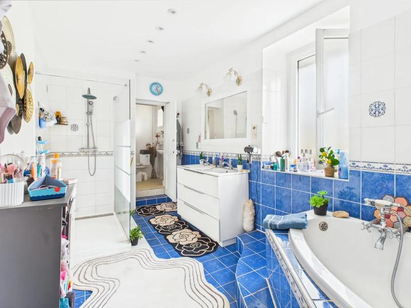 Demeure - 281 m² - 11 pièces