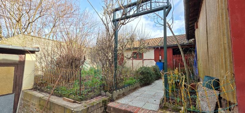 Maison - 90 m² - 5 pièces