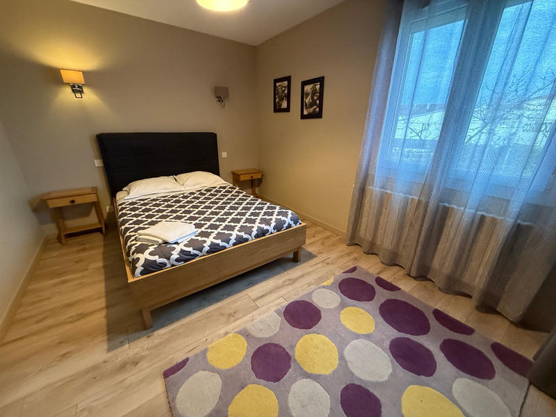 Maison - 221 m² - 8 pièces