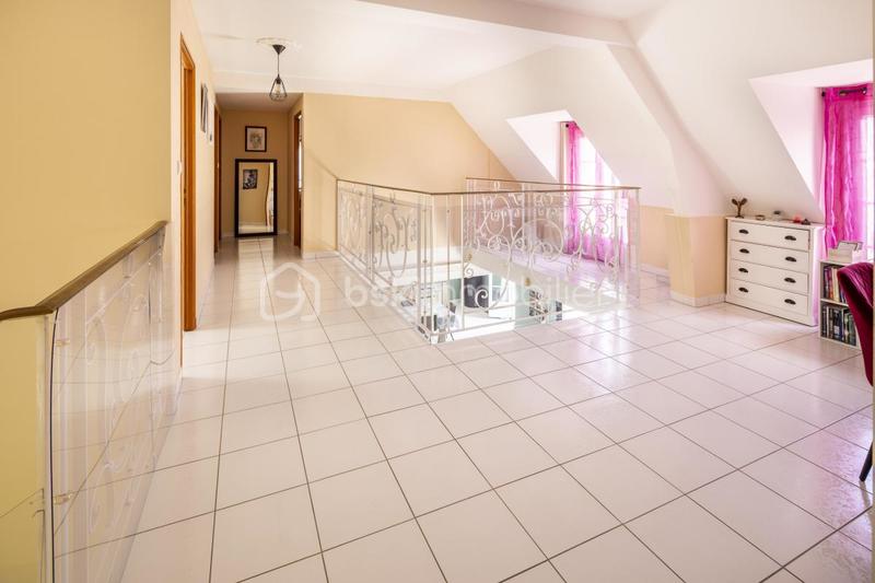 Propriété - 324 m² - 13 pièces