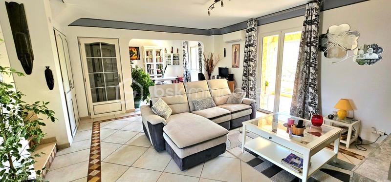 Maison traditionnelle - 124 m² - 6 pièces