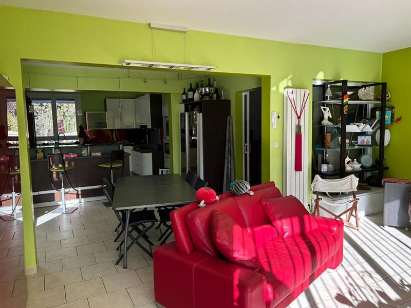 Maison - 210 m² - 10 pièces