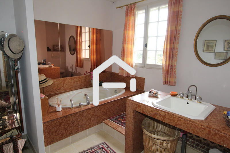 Maison de domaine équestre - 305 m² - 11 pièces