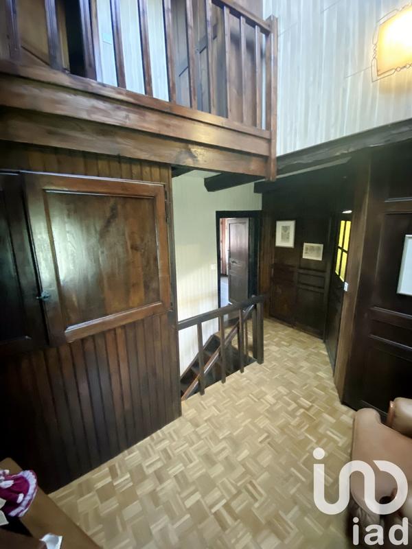 Maison - 210 m² - 6 pièces