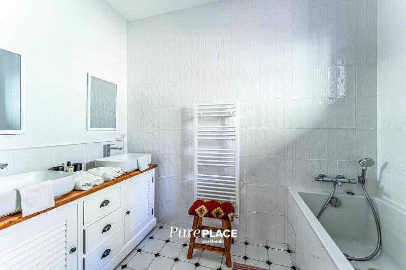 Villa - 278 m² - 7 pièces