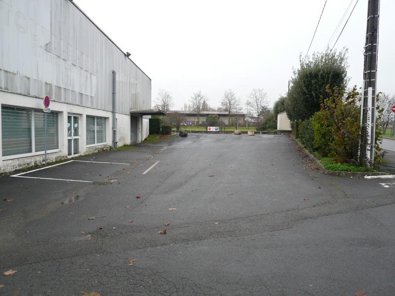 Local commercial - 1 440 m² - 9 pièces