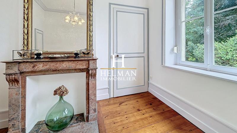 Maison - 300 m² - 8 pièces