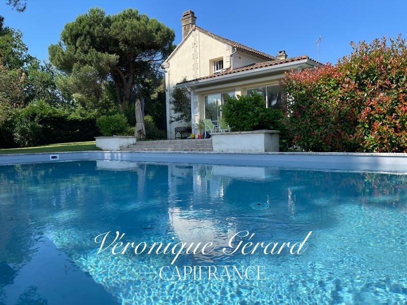 Maison en pierre - 238 m² - 6 pièces