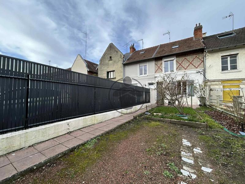 Maison - 92 m² - 5 pièces