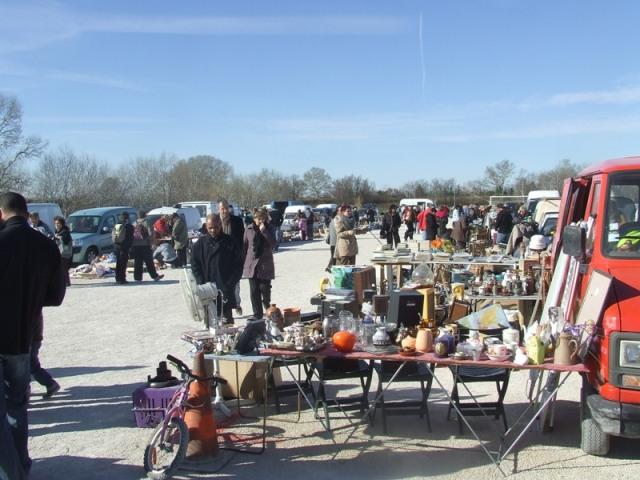 Grand Vide Grenier à Monteux
