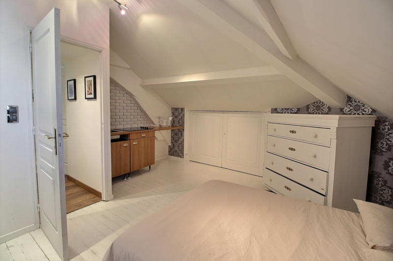 Maison - 372 m² - 6 pièces