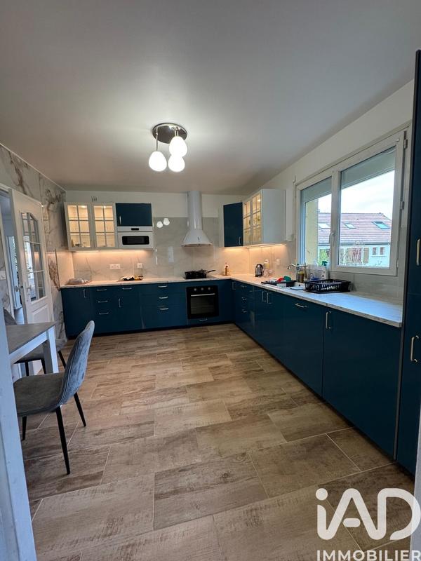 Maison - 320 m² - 8 pièces