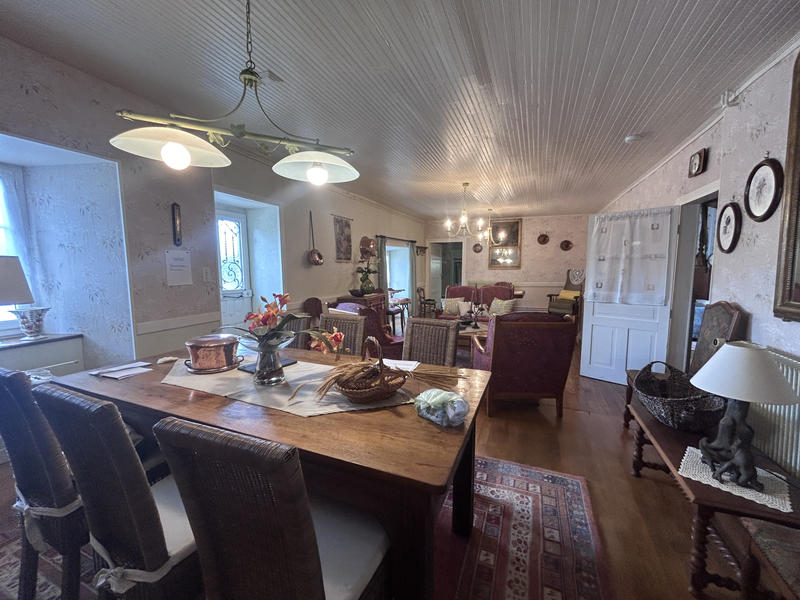 Maison - 143 m² - 7 pièces