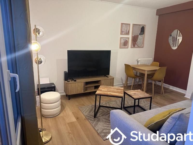 Chambre - 12 m² - 1 pièce