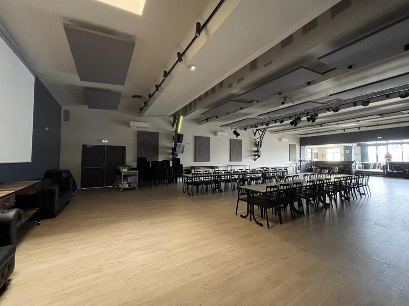 Magasins - 1 161 m² - 9 pièces