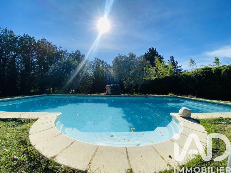 Maison - 250 m² - 9 pièces