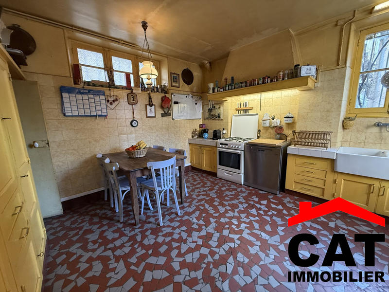 Maison - 366 m² - 13 pièces