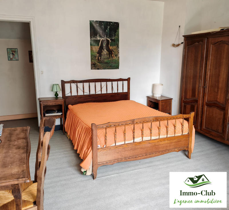 Maison - 180 m² - 8 pièces