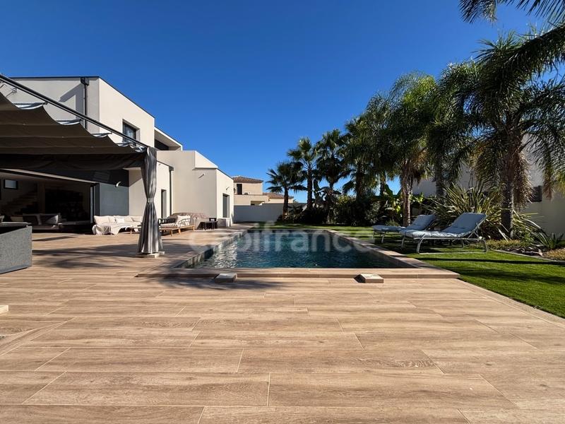 Maison - 200 m² - 6 pièces