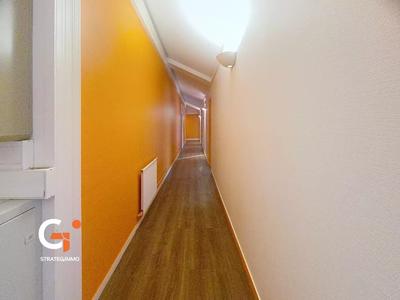 Local commercial - 238 m² - 9 pièces