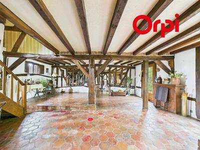 Maison - 260 m² - 8 pièces