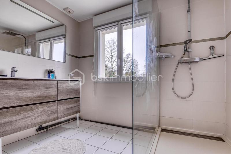 Maison traditionnelle - 138 m² - 6 pièces