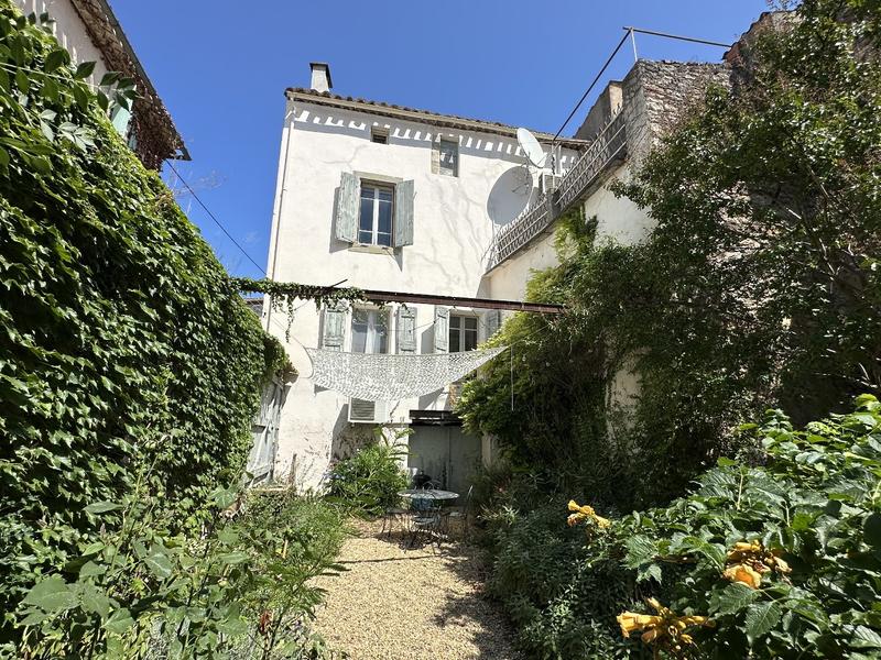 Maison - 281 m² - 7 pièces