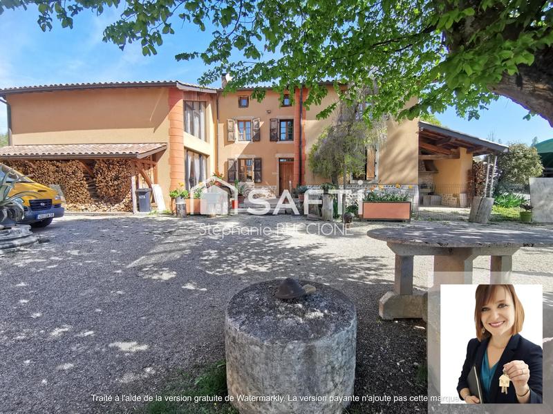 Maison - 240 m² - 6 pièces