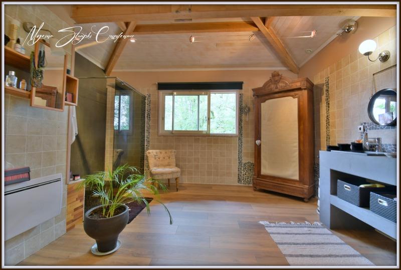 Propriété - 240 m² - 5 pièces